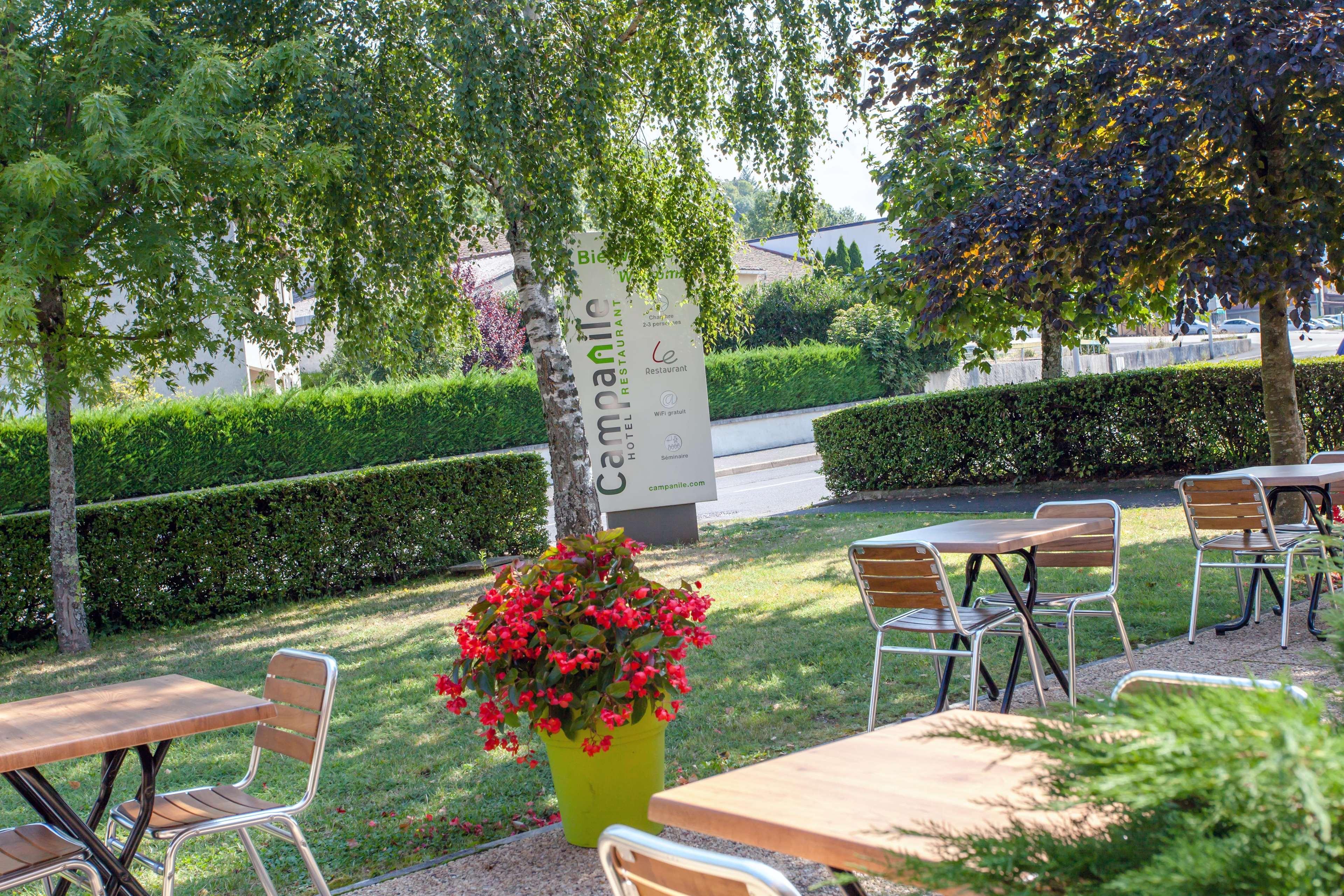 Hôtel Restaurant Campanile Aurillac Exterior foto